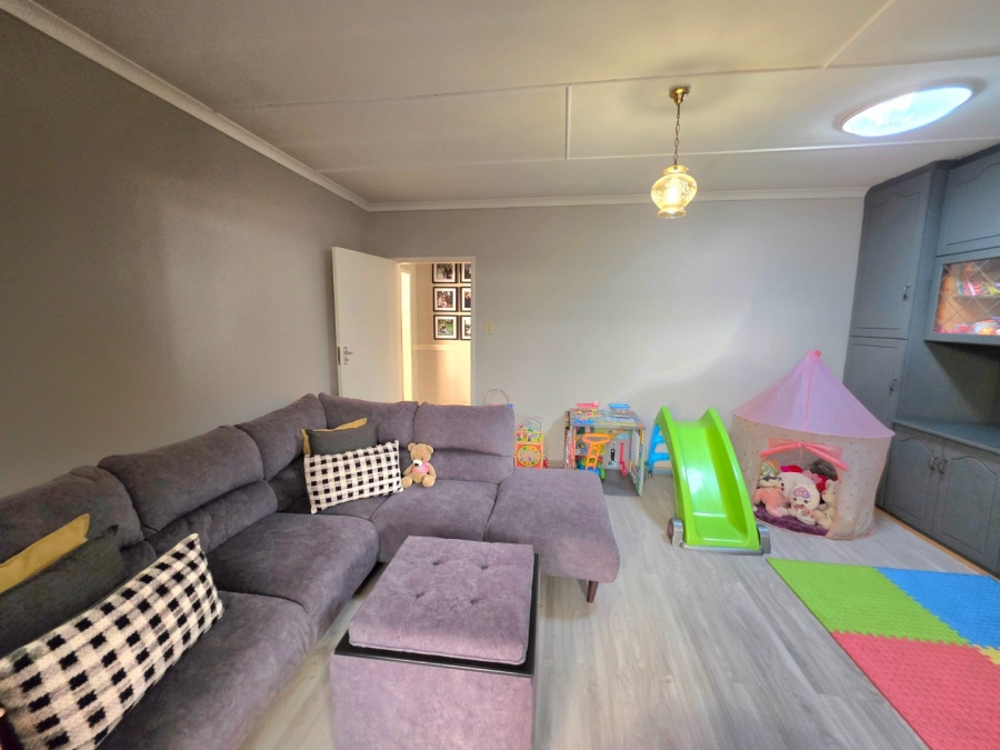 5 Bedroom Property for Sale in Panorama Free State